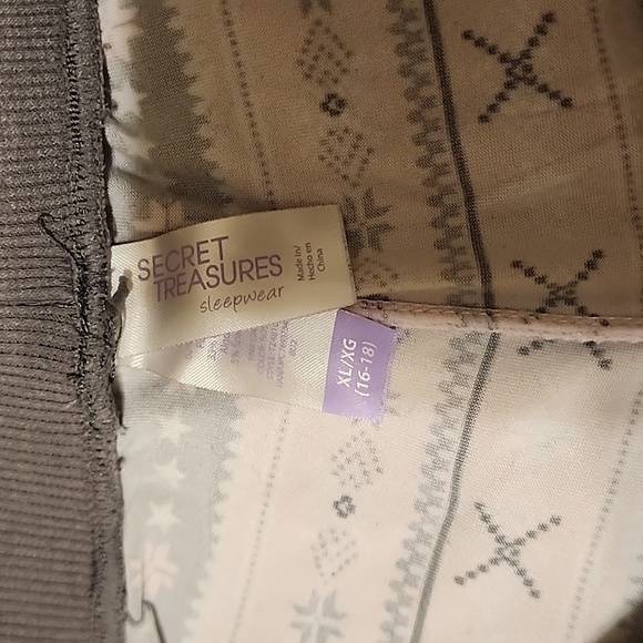 Pijamas - Picture 4 of 8